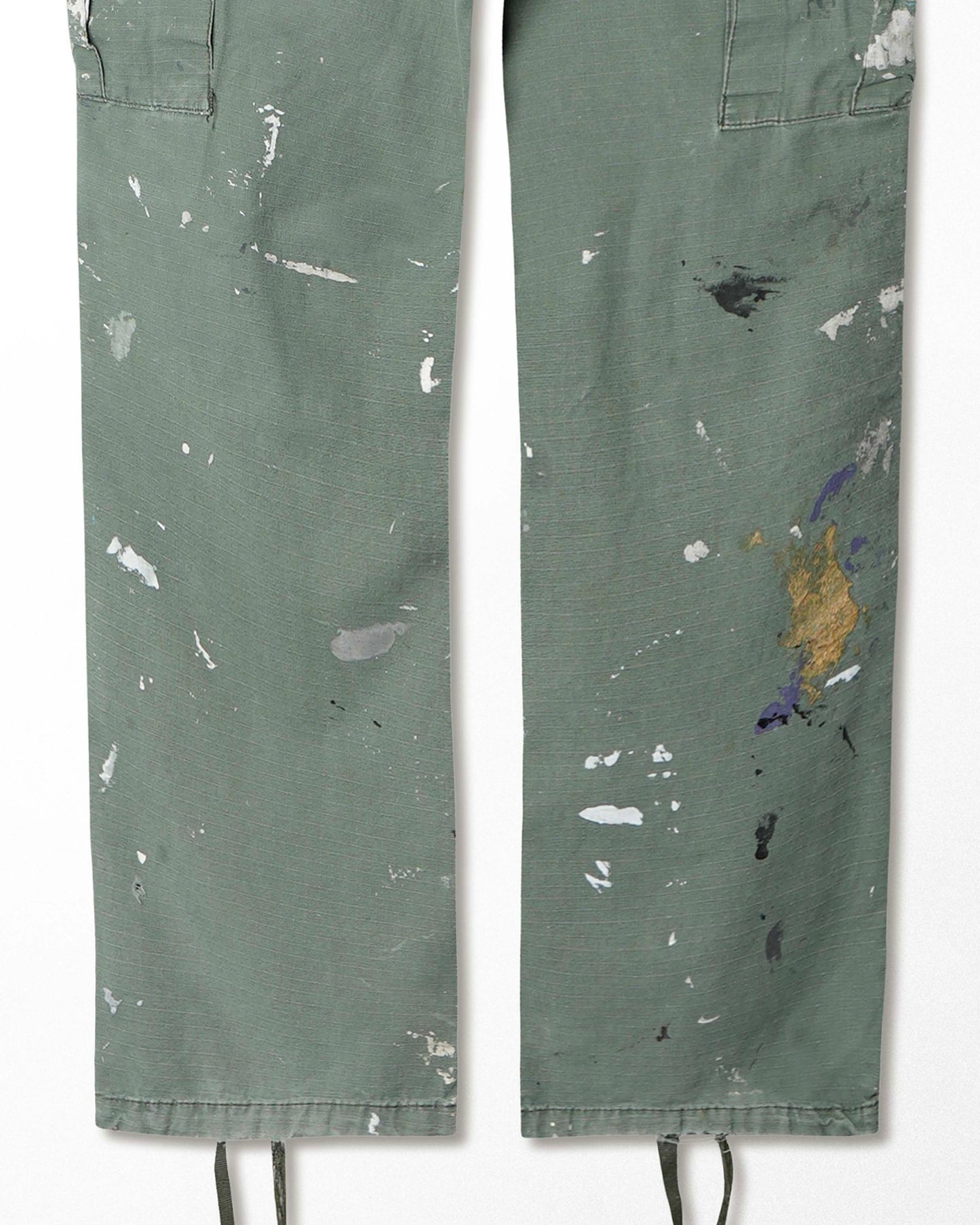 NO-COMPLY GREEN PAINTED DISTRESSED CARGO PANTS