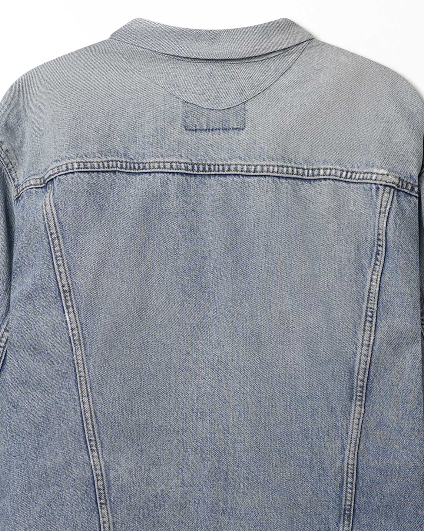 LEVI'S TYPE III MID-WASH DENIM JACKET WITH REPLACED COLLAR
