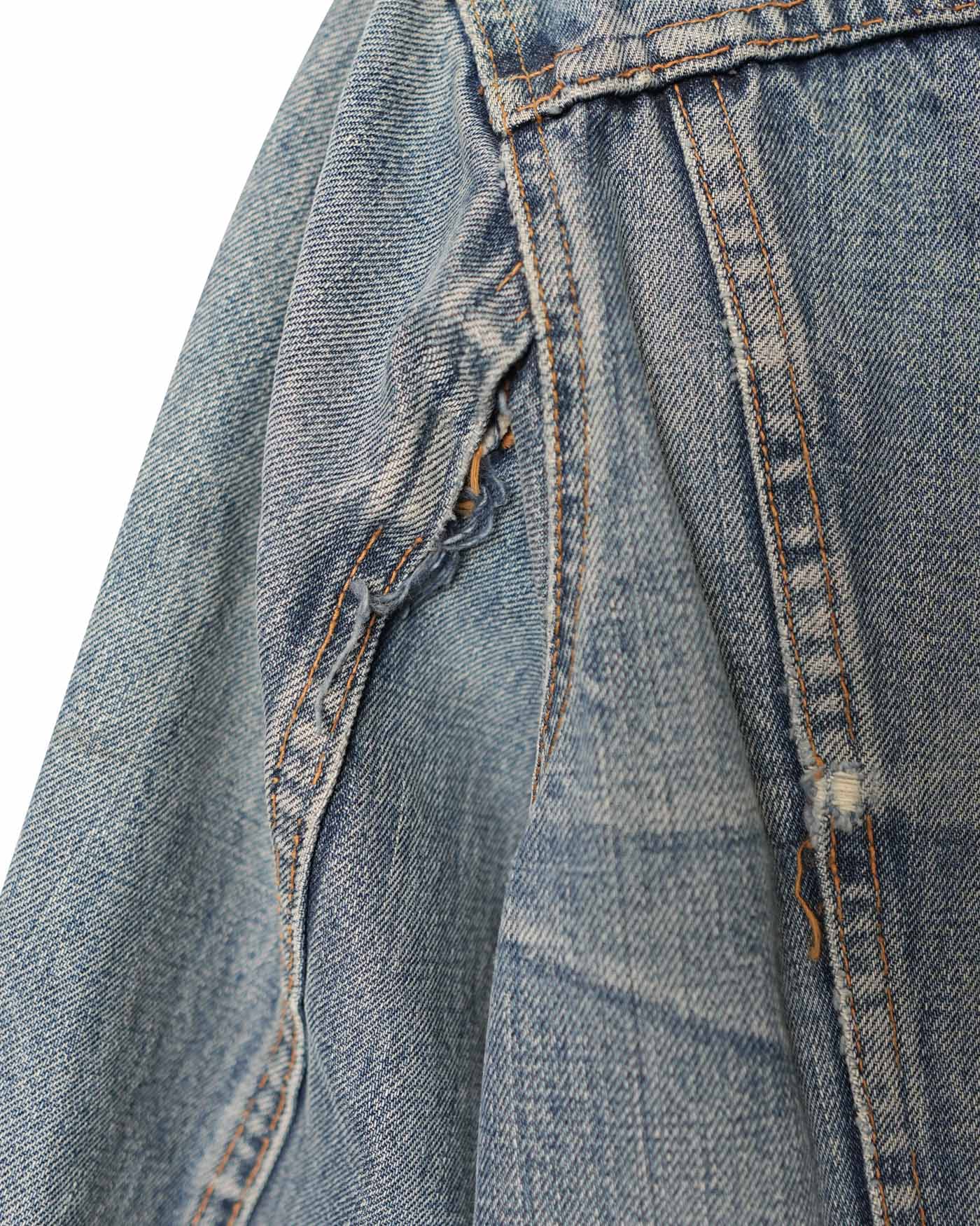 LEVI'S MID-WASH FADED TYPE 3 DENIM JACKET