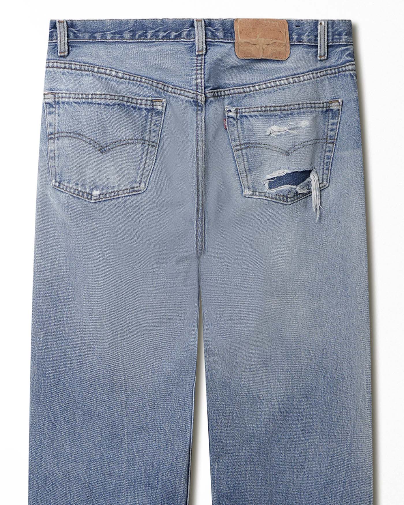 LEVI'S 501 LIGHT WASH DISTRESSED JEANS