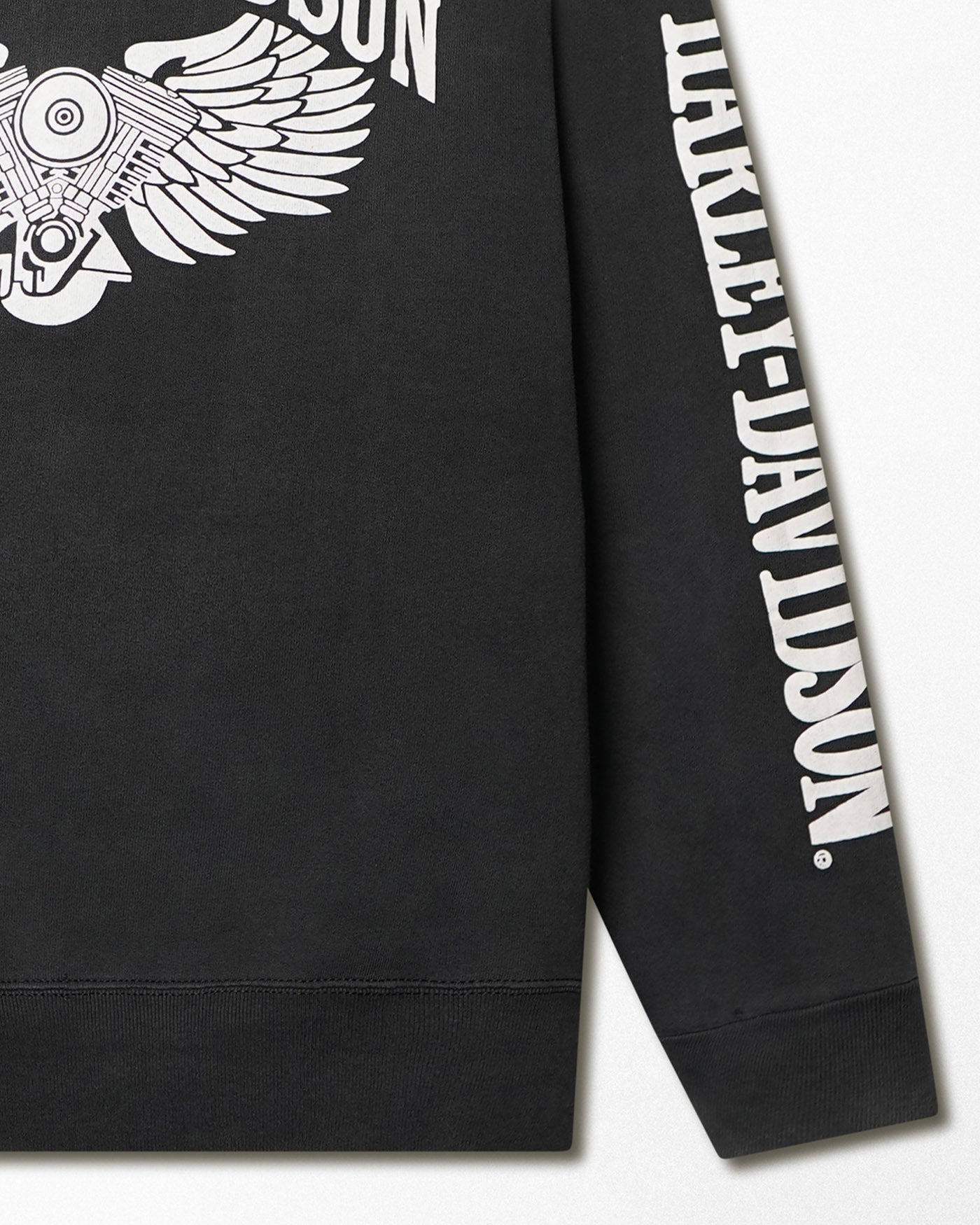 FRUIT OF THE LOOM HARLEY DAVIDSON "MILWAUKEE IRON" BLACK SWEATER
