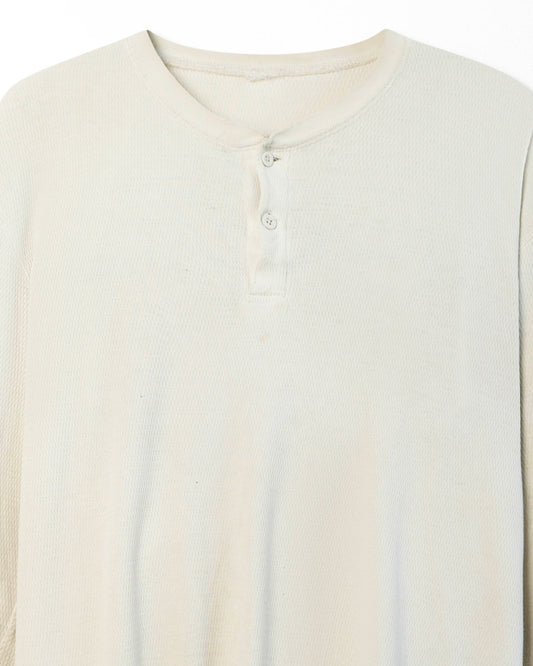 WHITE STAINED DISTRESSED THERMAL SWEATER