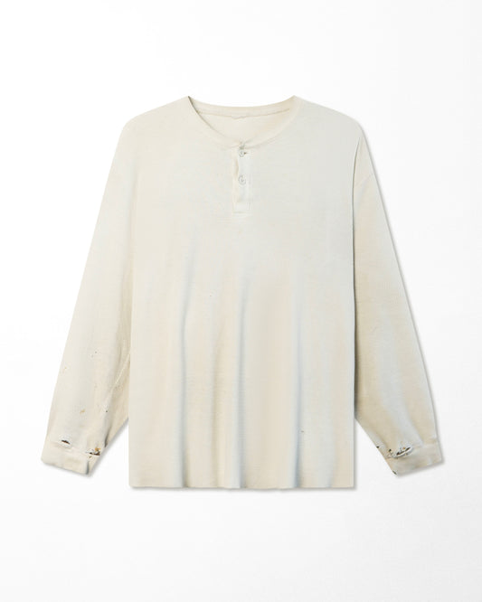 WHITE STAINED DISTRESSED THERMAL SWEATER
