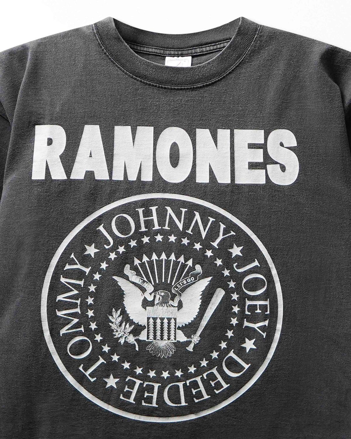 Vintage Fan Shirt "Ramones Hey Ho Let's Go" Black Faded T-Shirt - product view 2